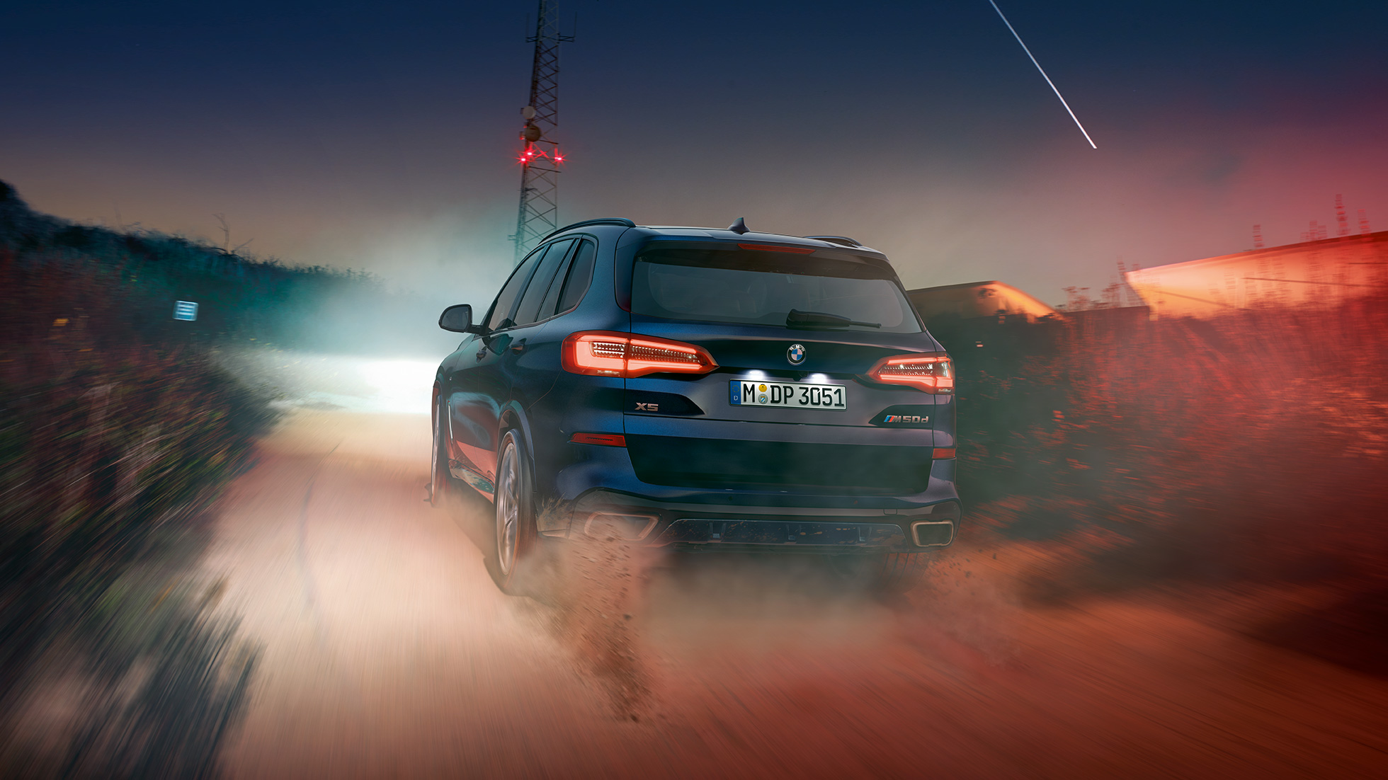 BMW X5 M50d met M TwinPower Turbo 6-cilinder dieselmotor BMW X5 M50d met M TwinPower Turbo 6-cilinder dieselmotor G05 Carbonschwarz metallic achteraanzicht