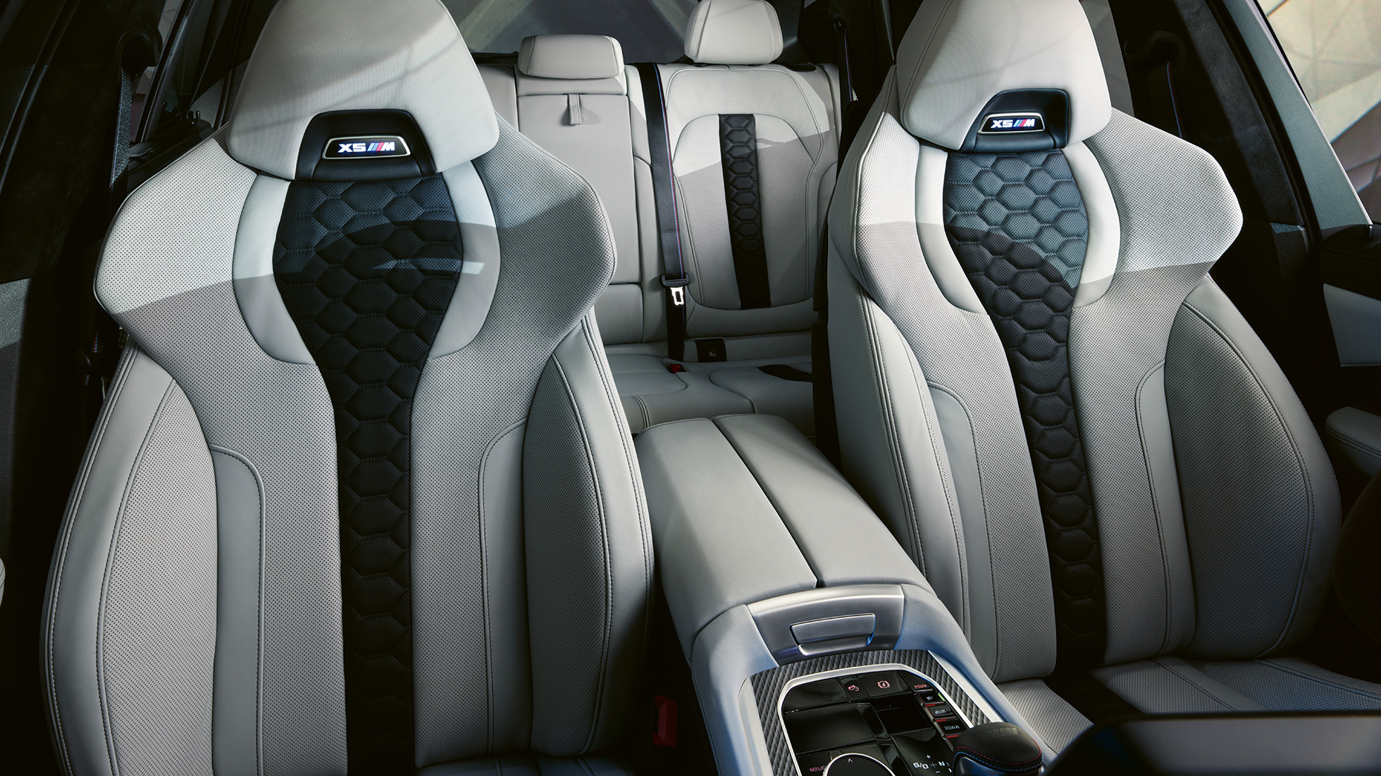 Multifunctionele M stoelen BMW X5 M Competition Multifunctionele M stoelen met verlicht X5 M logo BMW X5 M Competition F95 interieur