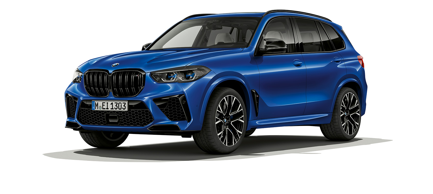 BMW X5 M Competition driekwart vooraanzicht F95 BMW X5 M Competition F95 SUV Marina Bay Blau metallic driekwart vooraanzicht
