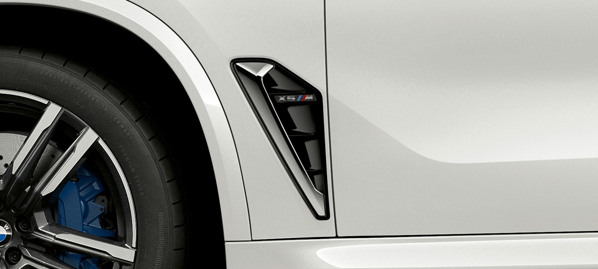 M kieuwen BMW X5 M F95 M kieuwen X5 M Mineralweiß F95 SUV close-up