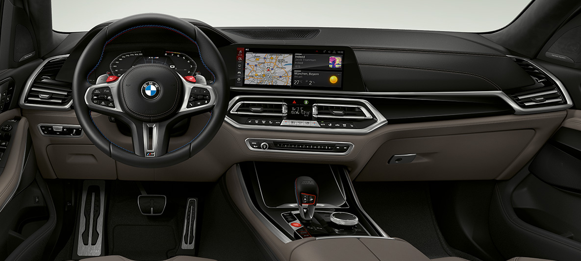 Met leder bekleed M Sportstuurwiel BMW X5 M F95 Met leder bekleed M Sportstuurwiel met contrasterend stiksel BMW X5 M F95 SUV cockpit