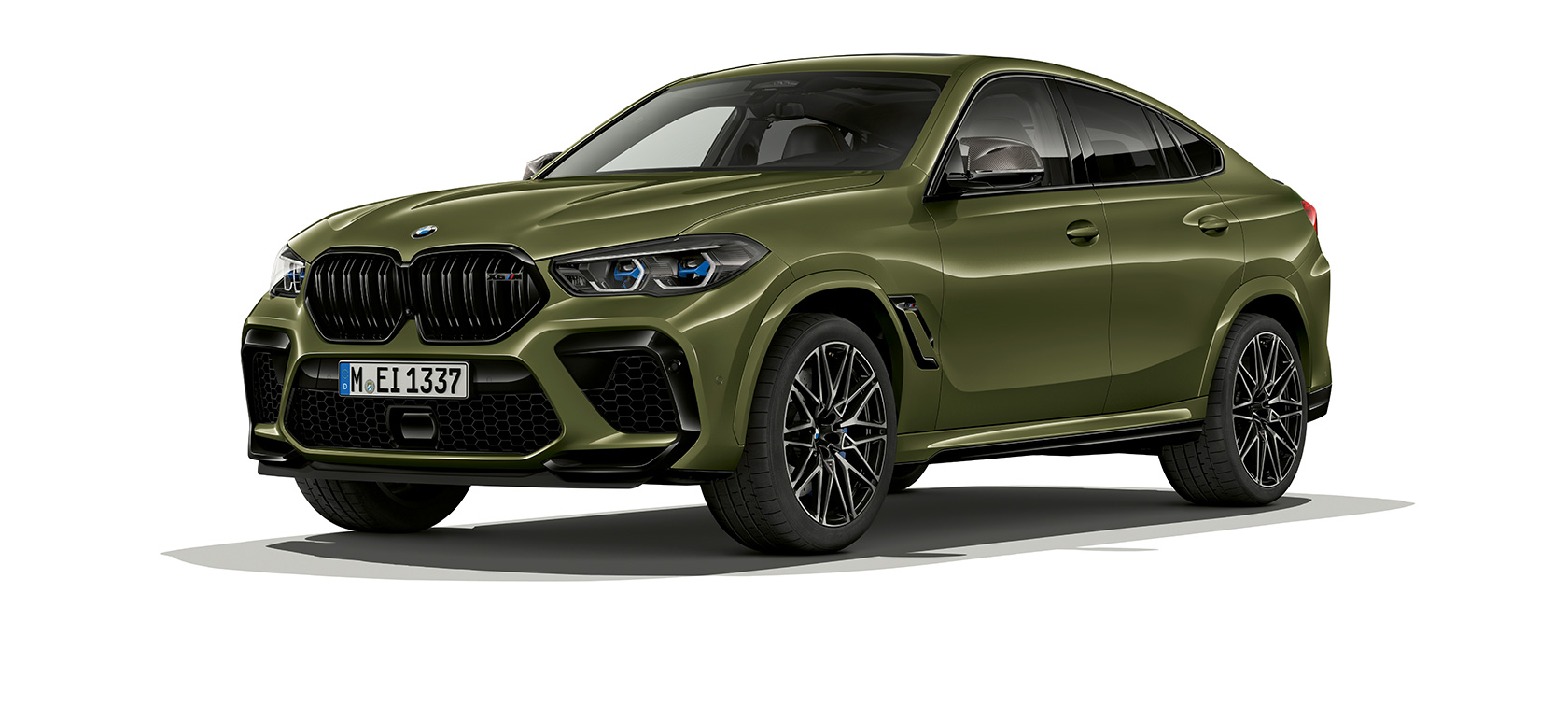 BMW X6 M Competition F96 driekwart zijaanzicht BMW X6 M Competition F96 SUV BMW Individual speciale carrosseriekleur Urban Green driekwart zijaanzicht