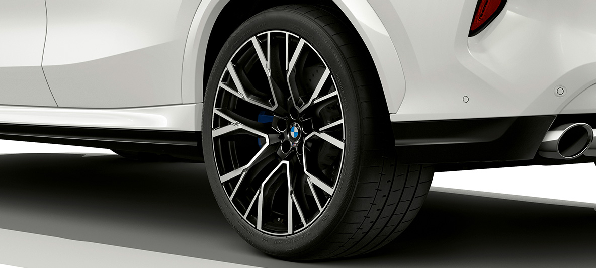BMW X6 M F96 21 inch lichtmetalen M wielen in Bicolor Orbitgrau BMW X6 M F96 SUV 21 inch lichtmetalen M wielen in Bicolor Orbitgrau close-up