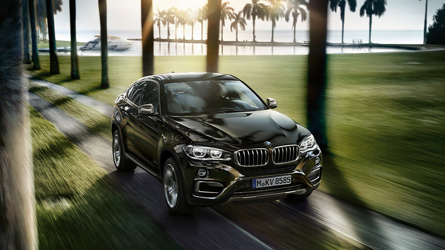 BMW X6 F16 tweede generatie driekwart vooraanzicht rijdend BMW X modellen BMW X6 F16 tweede generatie driekwart vooraanzicht rijdend
