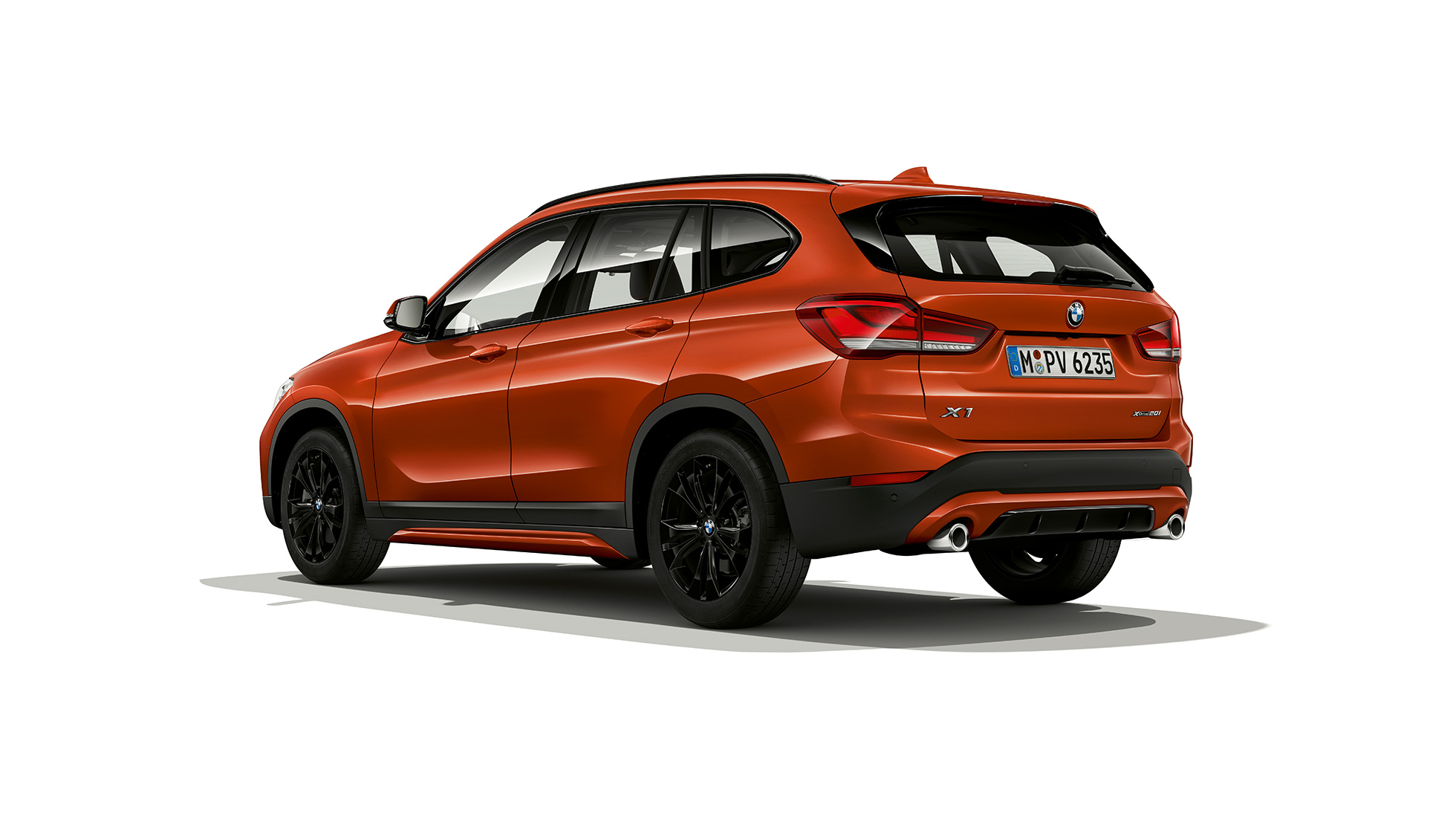 BMW X1, Model Sport Line, direkwart achteraanzicht BMW X1, Model Sport Line, driekwart achteraanzicht studio