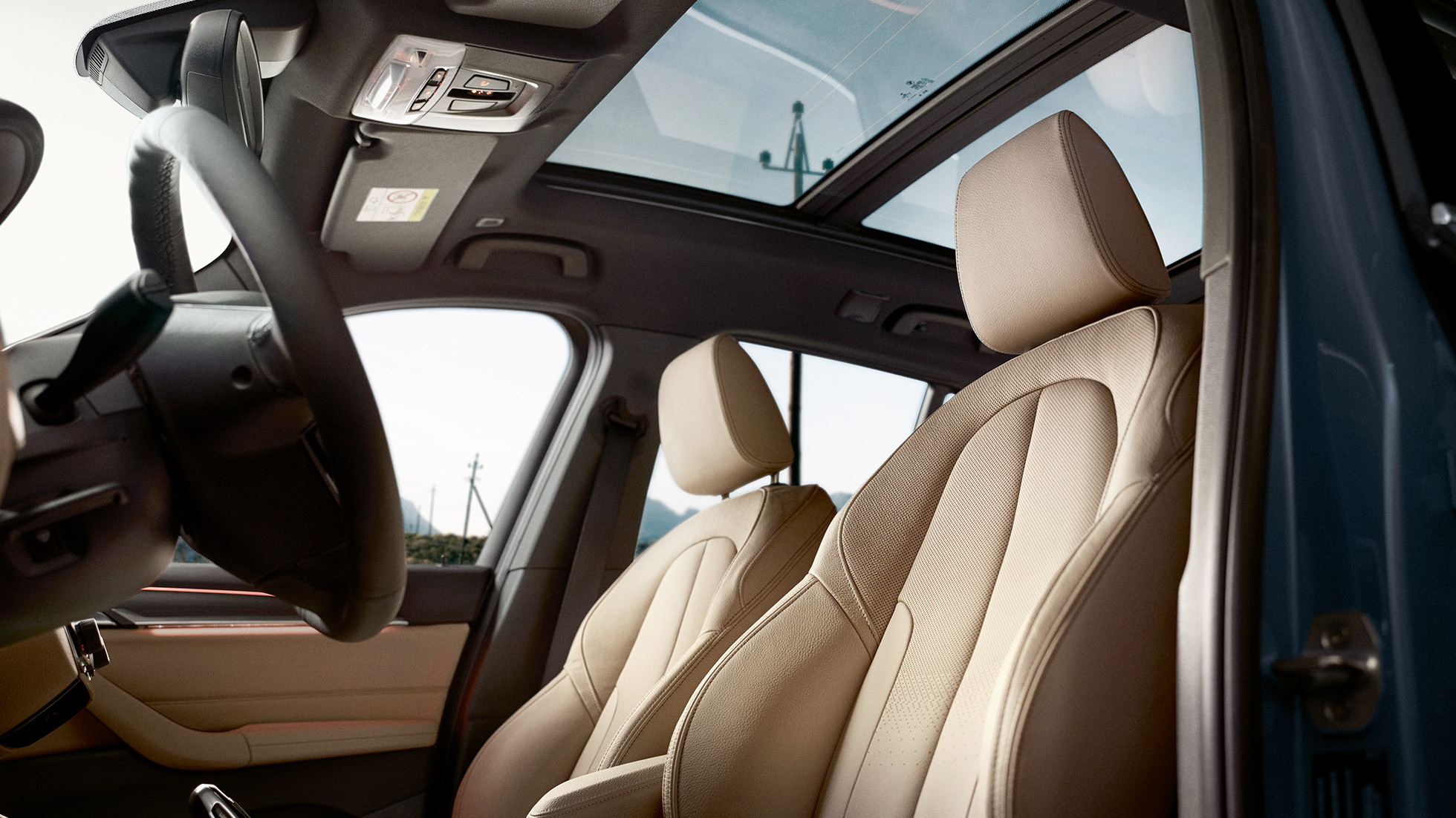BMW X1 interieur, sportstoelen. BMW X1 interieur, ergonomische sportstoelen.