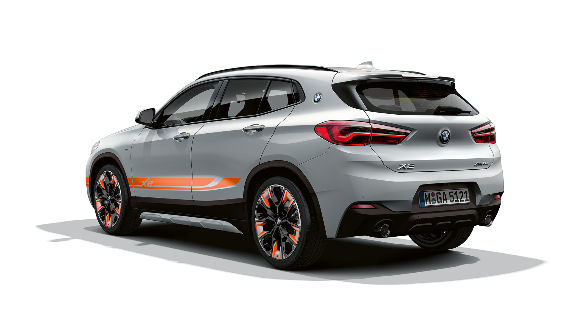 Driekwart achteraanzicht BMW X2 Model M Mesh Edition BMW X2 Model M Mesh Edition F39 Brooklyn Grau driekwart achteraanzicht