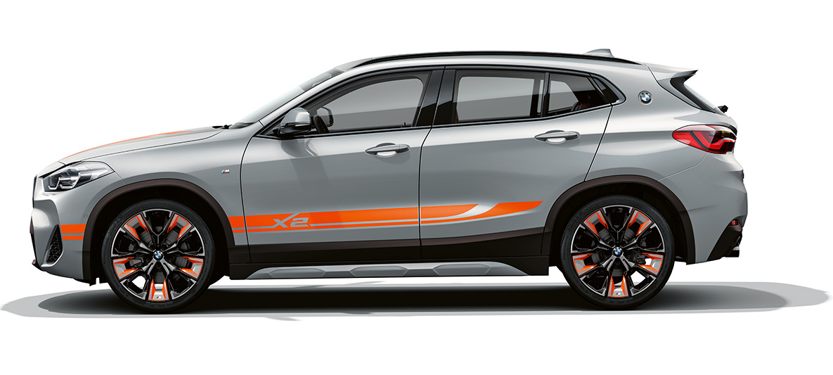 Zijaanzicht BMW X2 F39 BMW X2 2020 F39 Brooklyn Grey side view