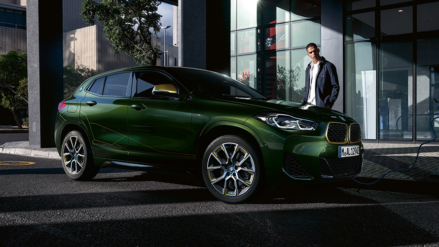 BMW X2 F39 Sanremo Green metallic driekwart zijaanzicht BMW X2 F39 Sanremo Green metallic driekwart zijaanzicht