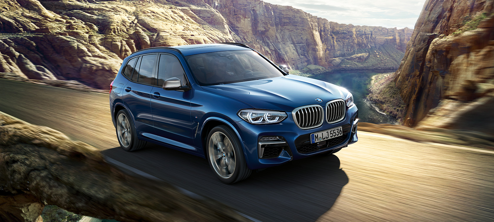 BMW X3 M40i, rijopname voor kloof BMW X3 M40i, rijopname voor kloof