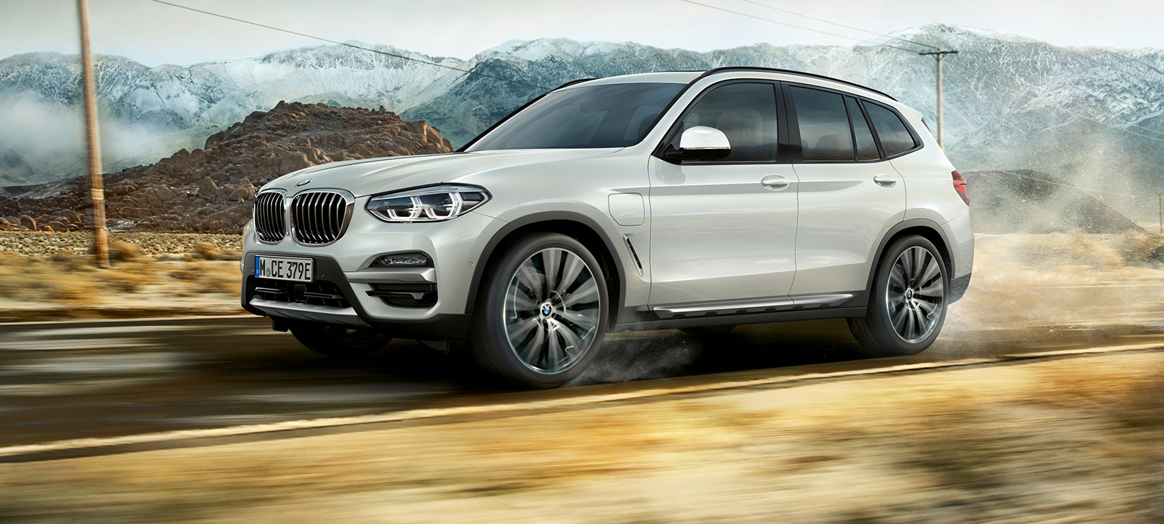 BMW X3 xDrive30e in bocht BMW X3 xDrive30e in bocht