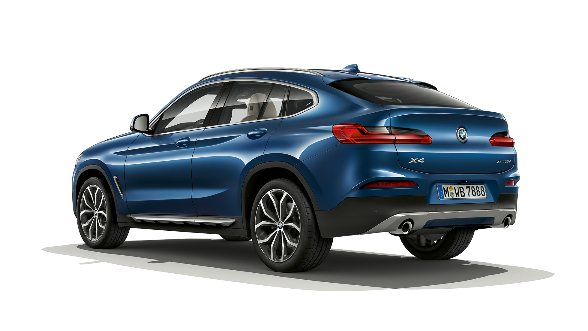 Driekwart achteraanzicht BMW X4 Model xLine BMW X4 xDrive20d Model xLine G02 2018 Phytonicblau driekwart achteraanzicht
