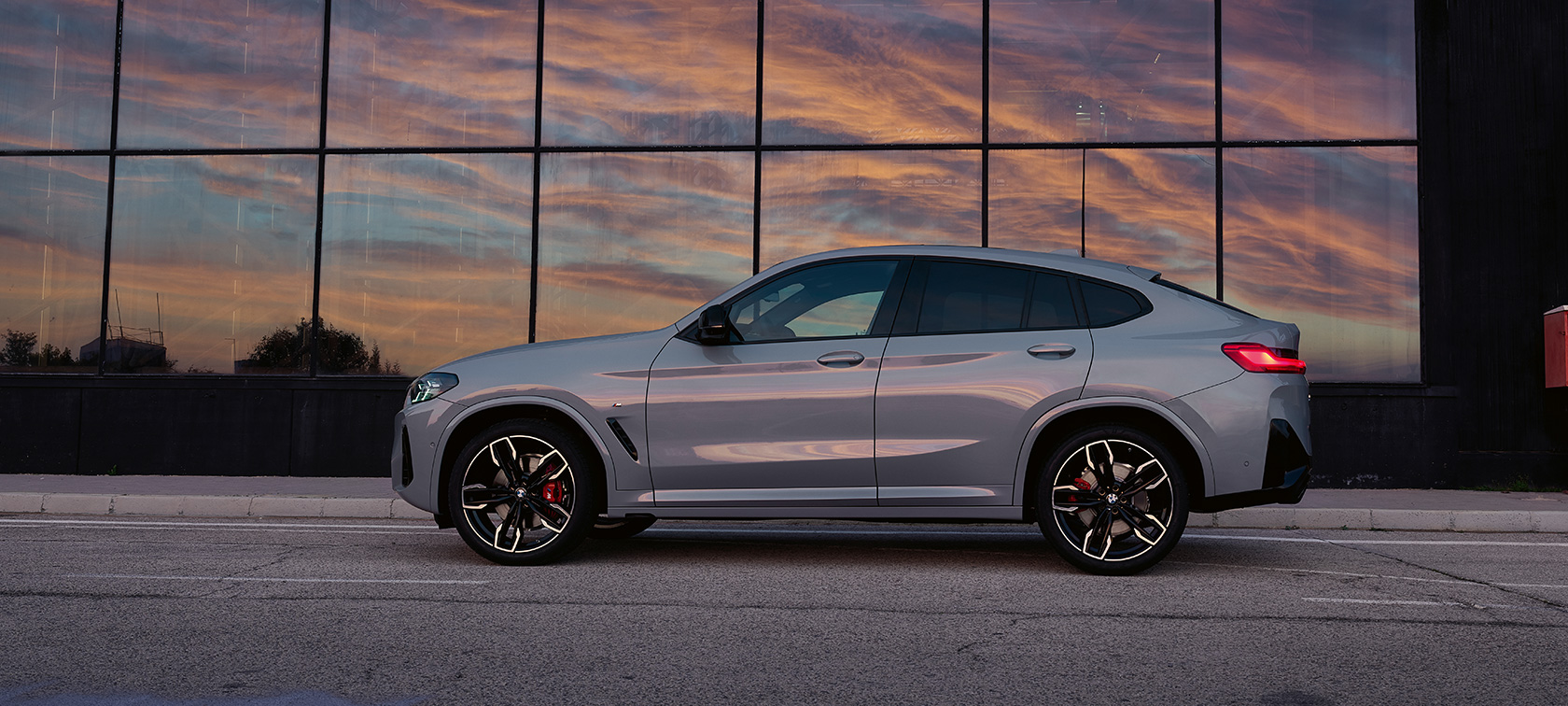 BMW X4 SUV G02 Brooklyn Grau zijaanzicht