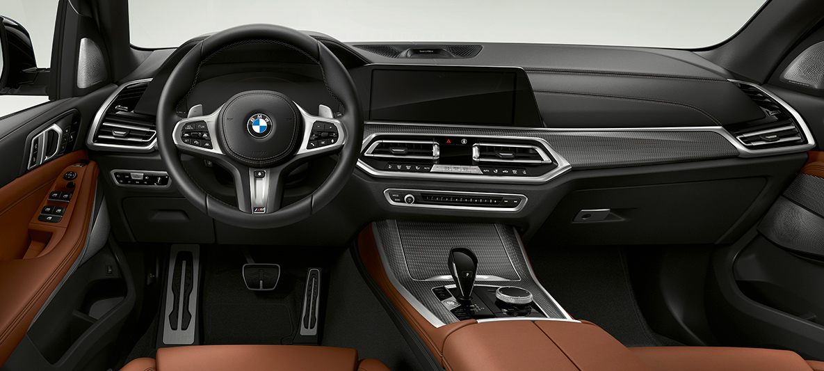BMW X5 M50d interieur Interieur van de BMW X5 M50d met cockpit, dashboard en middenconsole