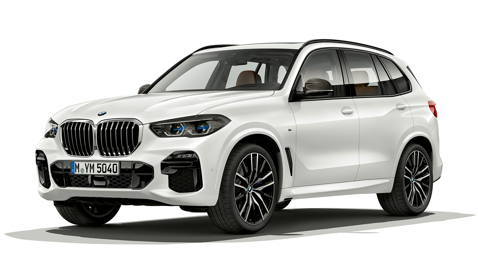Model M Sport BMW X5 xDrive40i driekwart vooraanzicht Model M Sport BMW X5 xDrive40i G05 2018 Mineralweiß metallic driekwart vooraanzicht