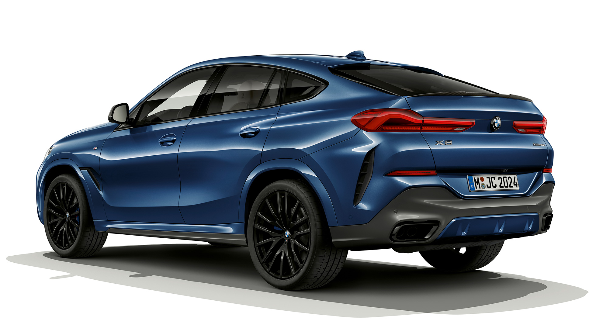 BMW X6 met M Sportpakket, achterzijde BMW X6 met M Sportpakket driekwart achteraanzicht