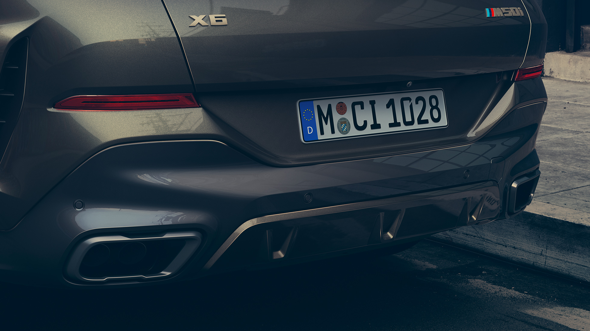 M Sportuitlaatsysteem van de BMW X6 Close-up van M Sportuitlaatsysteem van de BMW X6