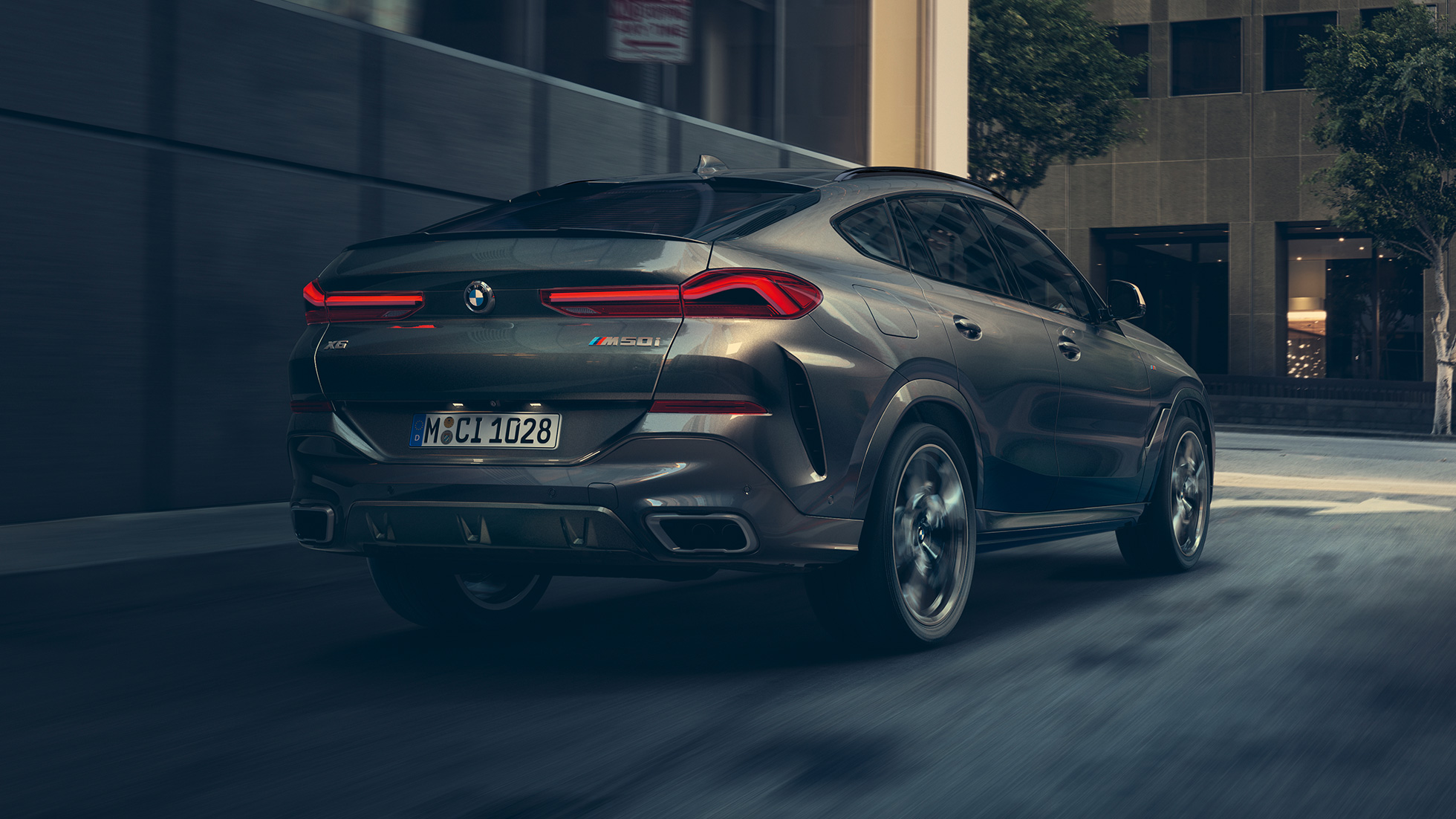Adaptief M onderstel Professional Driekwart achteraanzicht van de BMW X6