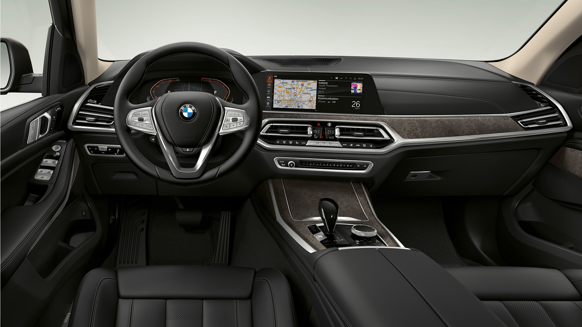 BMW X7, cockpit Close-up van de voorzijde van de cockpit aan bestuurderszijde van de BMW X7