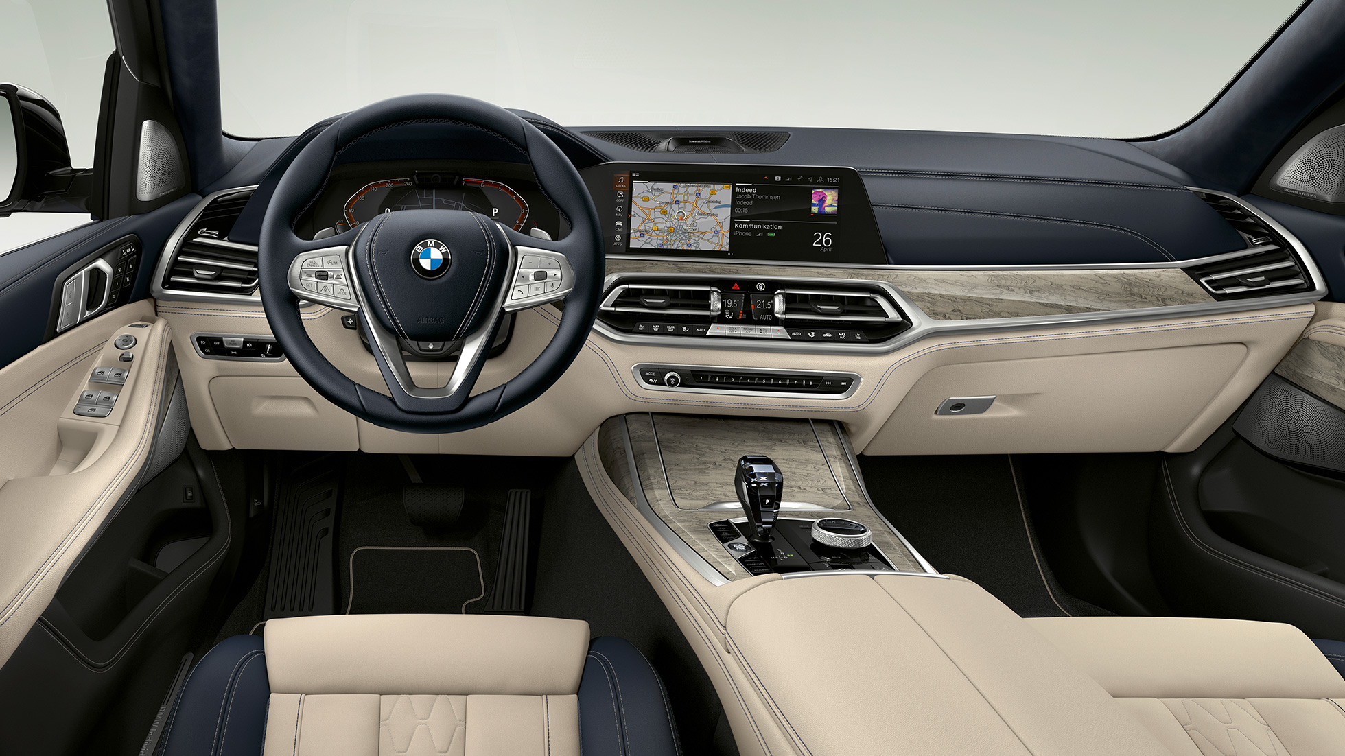 BMW X7, Design Pure Excellence cockpit Close-up van de voorzijde van de cockpit aan bestuurderszijde van de BMW X7 met de uitrusting van het Design Pure Excellence