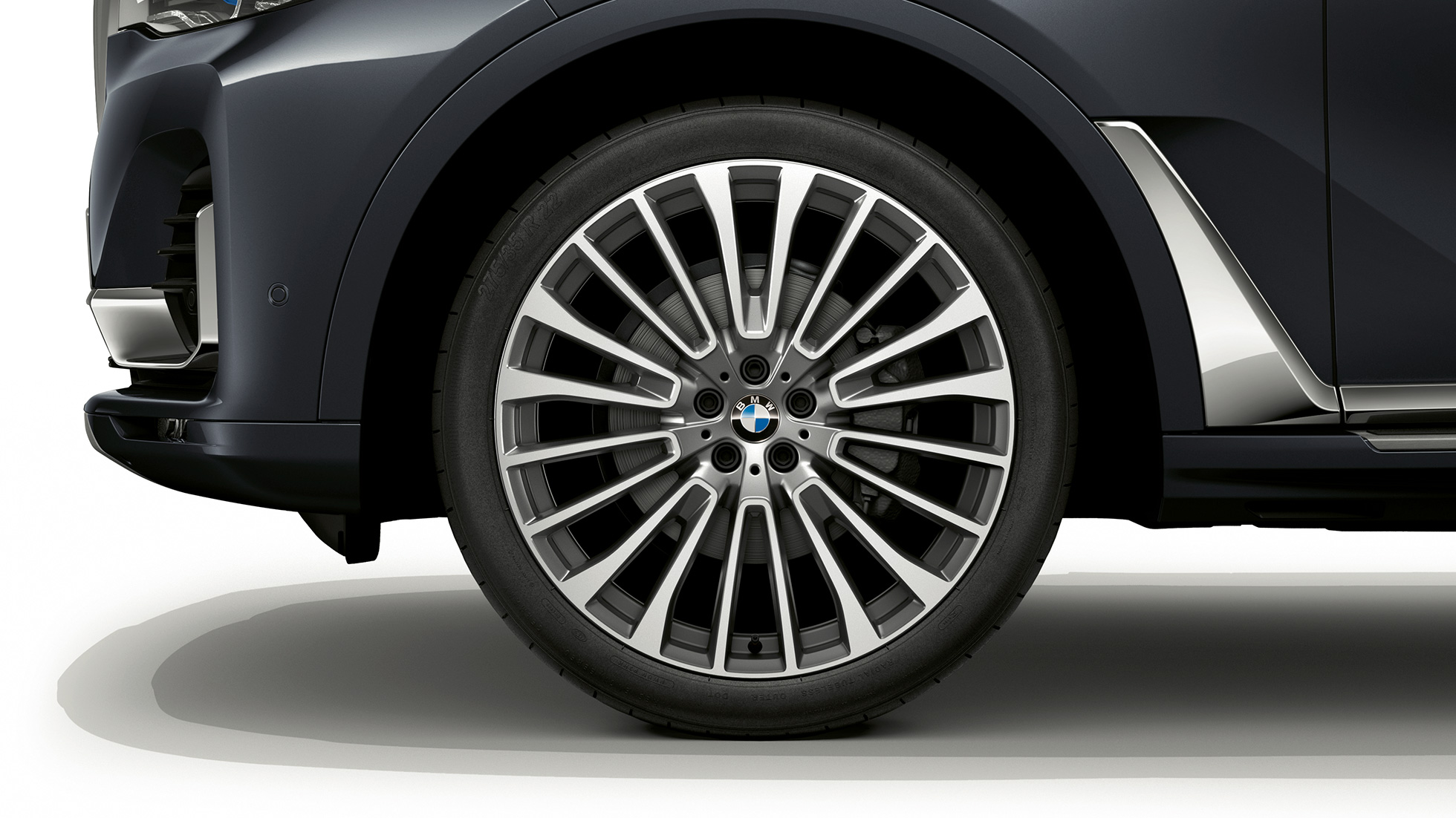BMW X7, Design Pure Excellence lichtmetalen wiel Close-up van het lichtmetalen wiel van de BMW X7 met Design Pure Excellence
