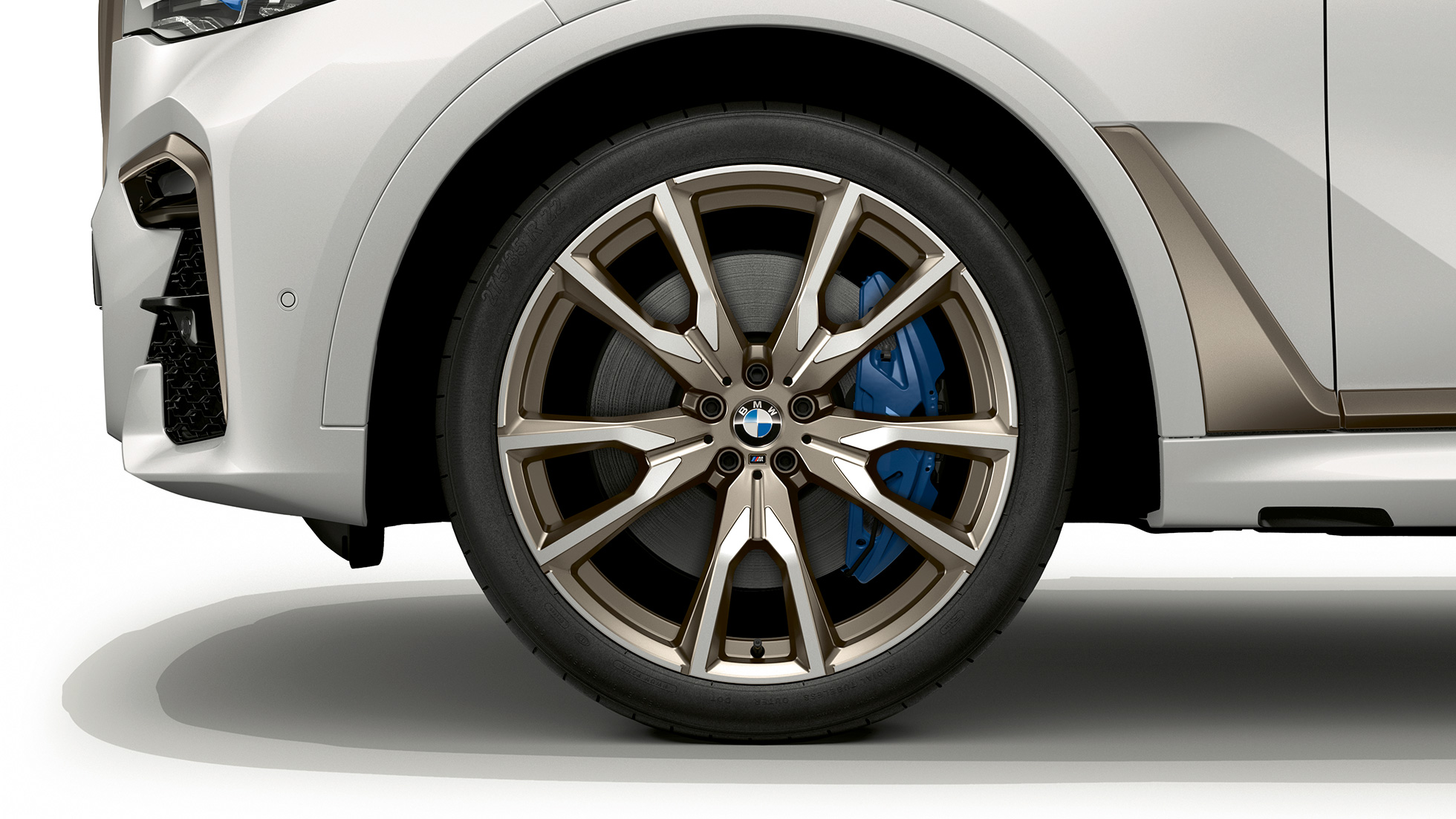 BMW X7, BMW X7 M50d lichtmetalen wiel Close-up van het lichtmetalen wiel van de BMW X7 als BMW X7 M50d