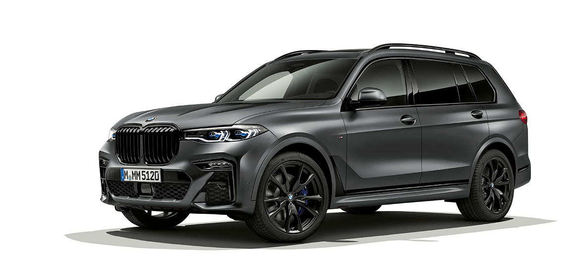 BMW Dark Shadow Edition driekwart vooraanzicht BMW X7 G07 Dark Shadow Edition driekwart vooraanzicht