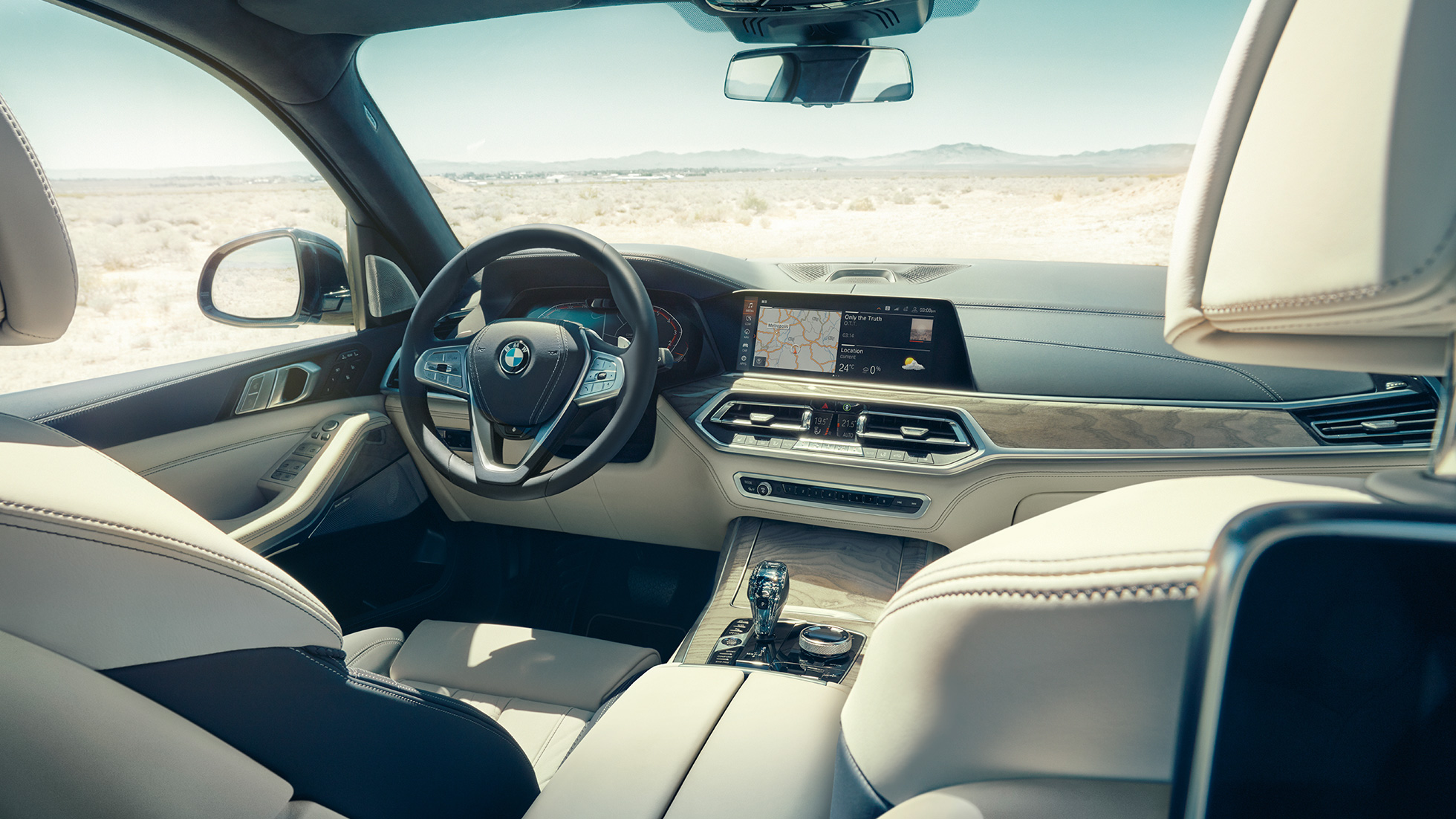 BMW X7 cockpit BMW X7 interieur, cockpit met een met leder bekleed Sportstuurwiel, G07 2019
