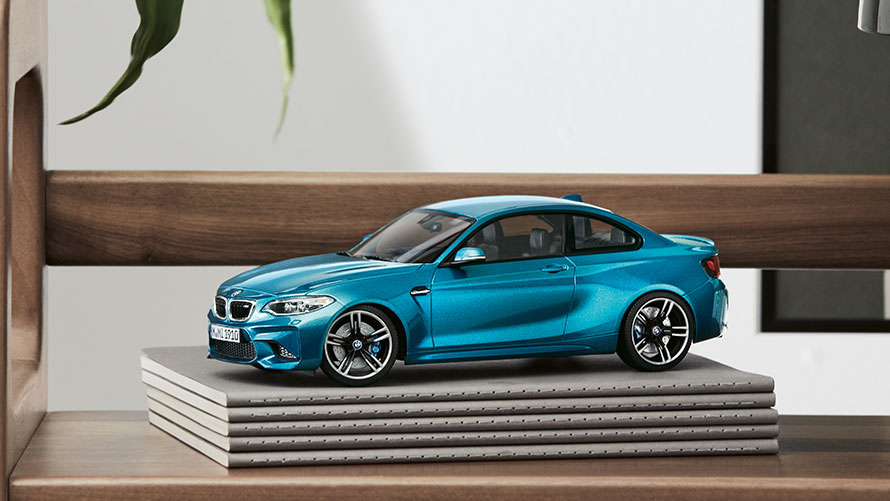 Miniatuur BMW M2 Miniatuur BMW M2 in originele kleurstelling van BMW Miniaturen