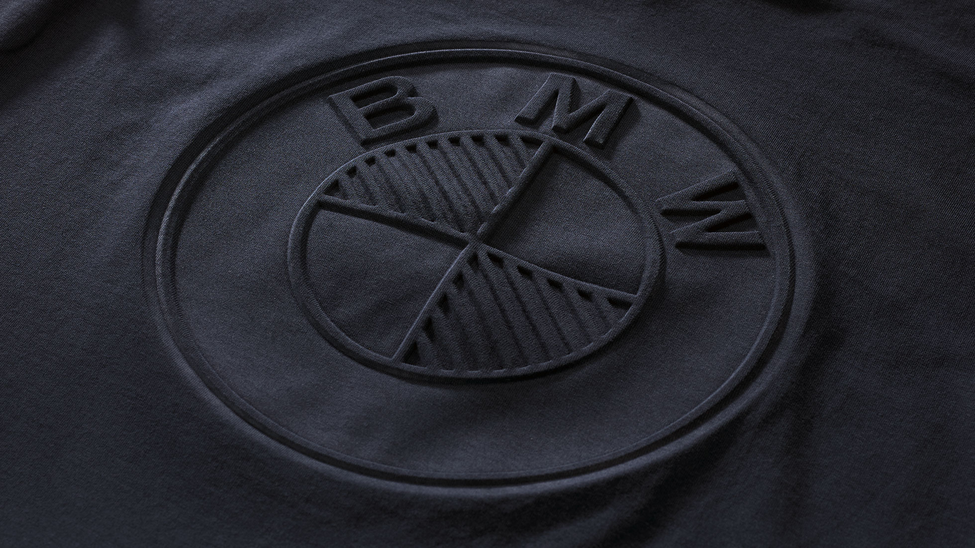 BMW logo T-shirt, dames Detail van het BMW dames-T-shirt met logo uit de BMW Collection