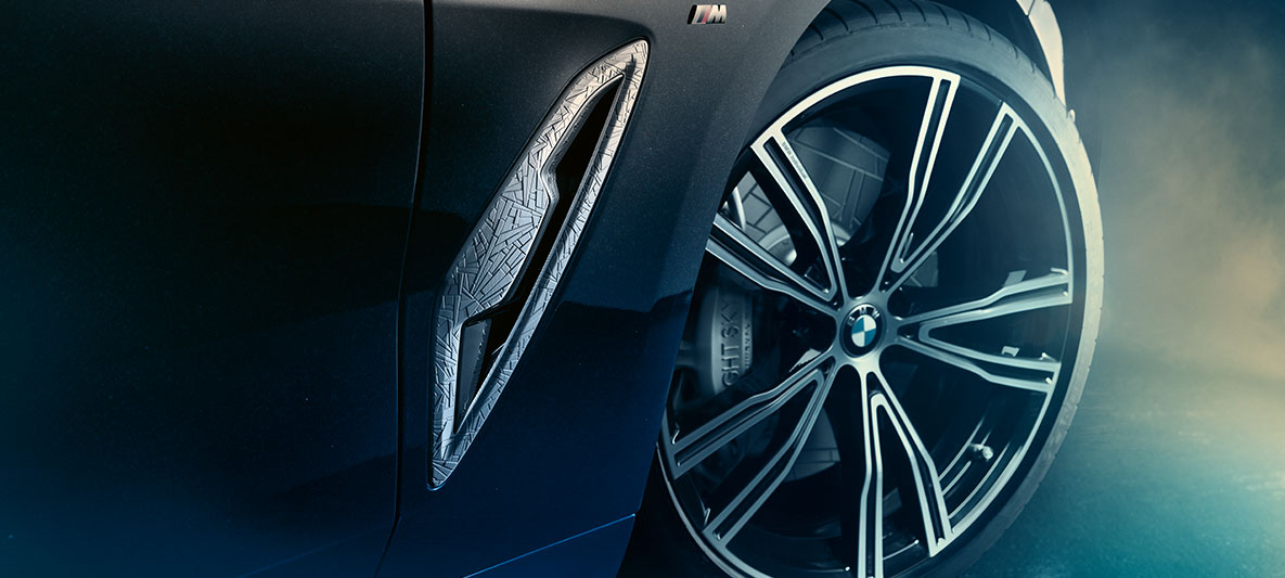 BMW Individual M850i NIGHT SKY, 20 inch lichtmetalen wielen De 20 inch lichtmetalen BMW Individual wielen in 730i V-spaak design van de BMW Individual M850i NIGHT SKY in close-up