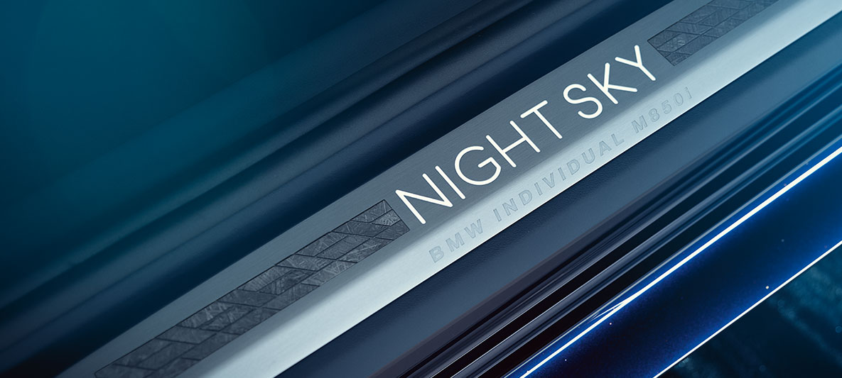 BMW Individual M850i NIGHT SKY, NIGHT SKY instaplijst De BMW Individual M850i NIGHT SKY instaplijst in mozaïekdesign close-up