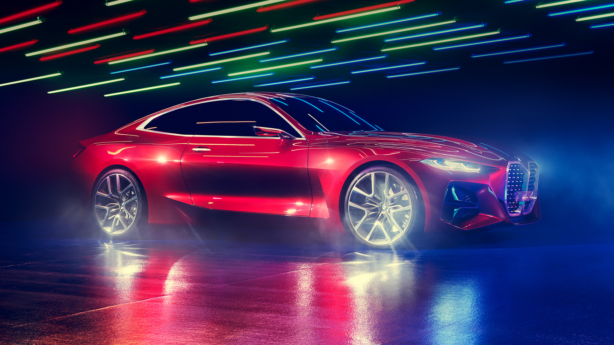 Aansprekende designtaal BMW Concept 4 Aansprekende designtaal BMW Concept 4 Forbidden Red zijaanzicht