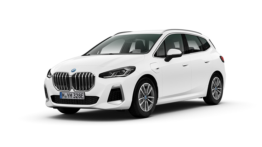 BMW 230e xDrive Active Tourer PHEV studio driekwart vooraanzicht BMW 230e xDrive Active Tourer PHEV studio driekwart vooraanzicht