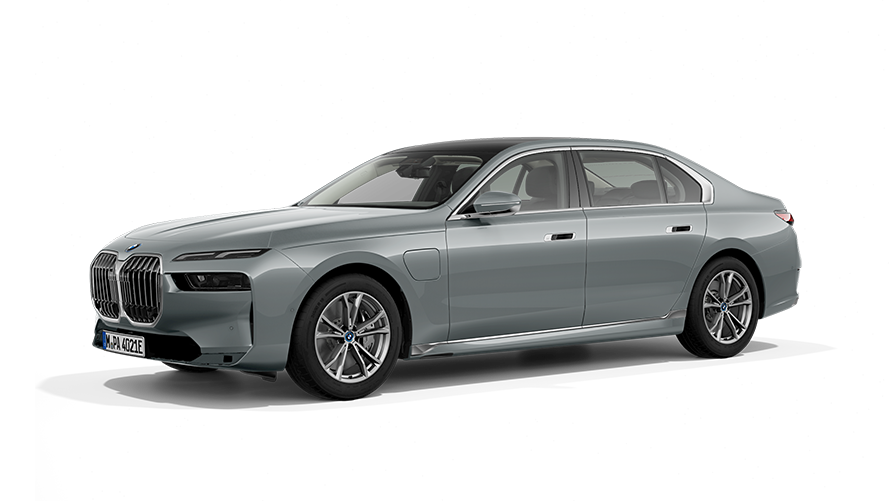 BMW 750e xDrive PHEV driekwart vooraanzicht BMW 750e xDrive PHEV driekwart vooraanzicht