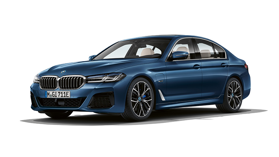 BMW 5 Serie Sedan Plug-in Hybride driekwart vooraanzicht BMW 5 Serie Sedan Plug-in Hybride driekwart vooraanzicht