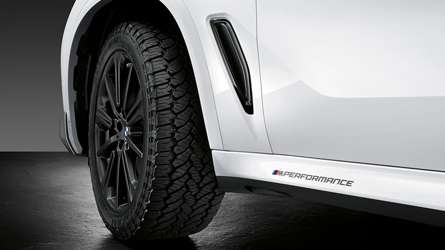 M Performance decal met typeaanduiding BMW M Performance Parts M Performance decal met typeaanduiding