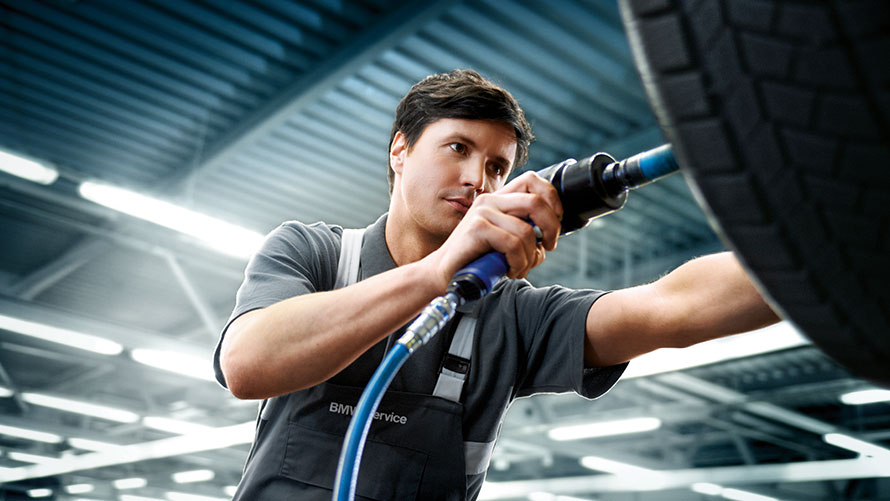 BMW Wielenservice BMW Wielenservice: BMW Servicemedewerker