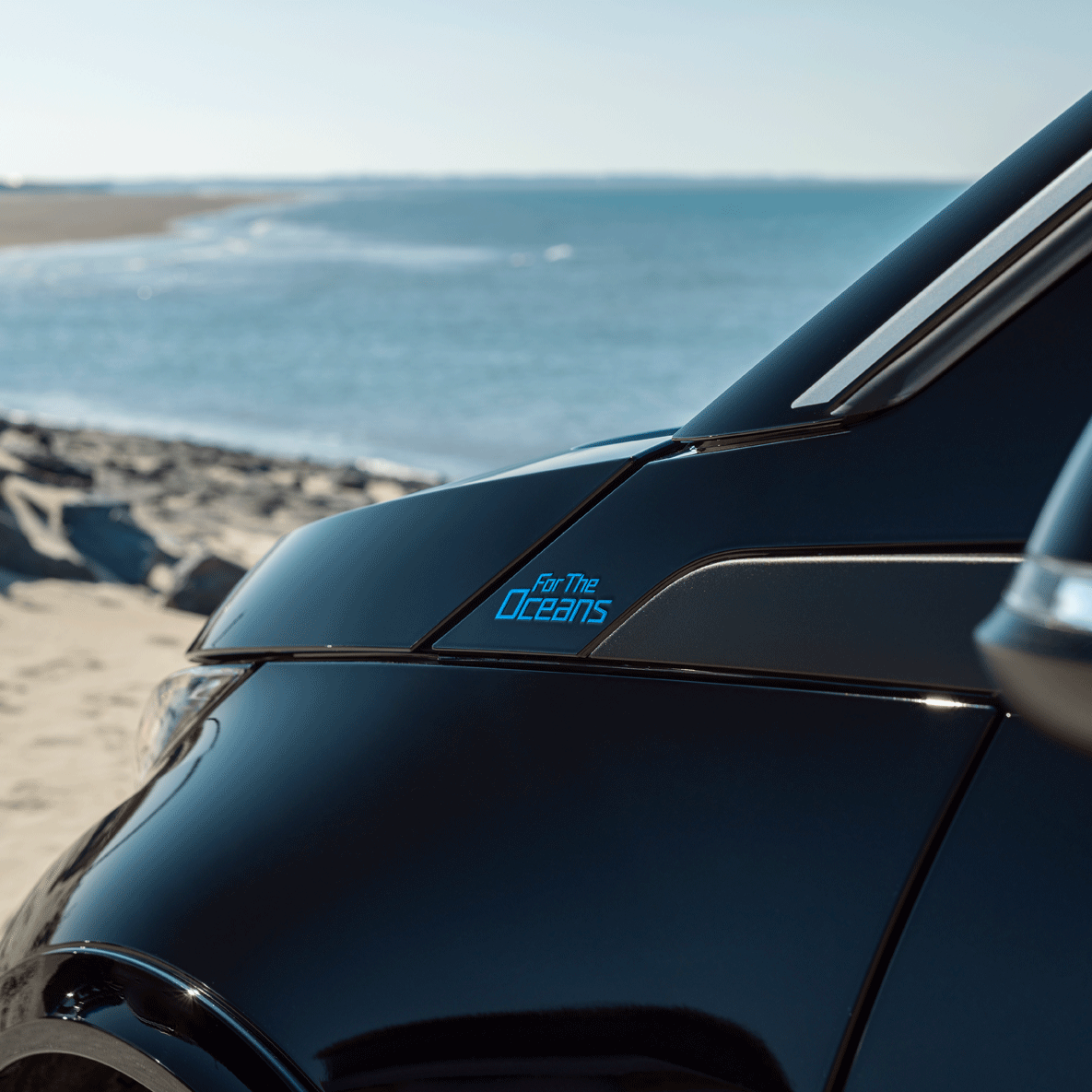 OOG VOOR NATUURLIJKE DETAILS. De BMW i3 is gebouwd met hernieuwbare grondstoffen zoals deze deurpanelen gemaakt van de vezels van de duurzame malveplant.