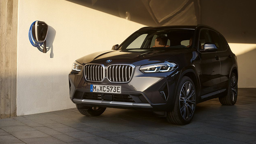 BMW X3 PLUG-IN HYBRIDE. BMW X3 PLUG-IN HYBRIDE.