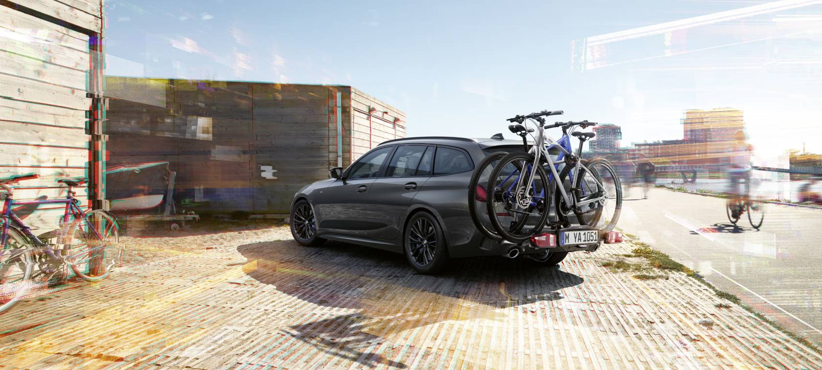 Originele BMW Accessoires voorjaar en zomer, vrouw in BMW Originele BMW Accessoires voorjaar en zomer: vrouw in BMW