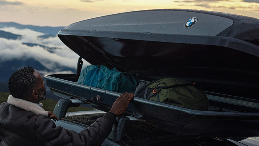 Originele BMW dakbox voor 520 liter extra bagageruimte. Originele BMW dakbox voor 520 liter extra bagageruimte.